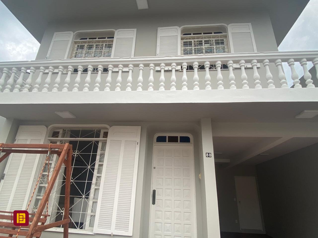 Casa com 191m², 5 quartos (sendo 1 suíte), 2 garagens, no bairro Centro em Florianópolis