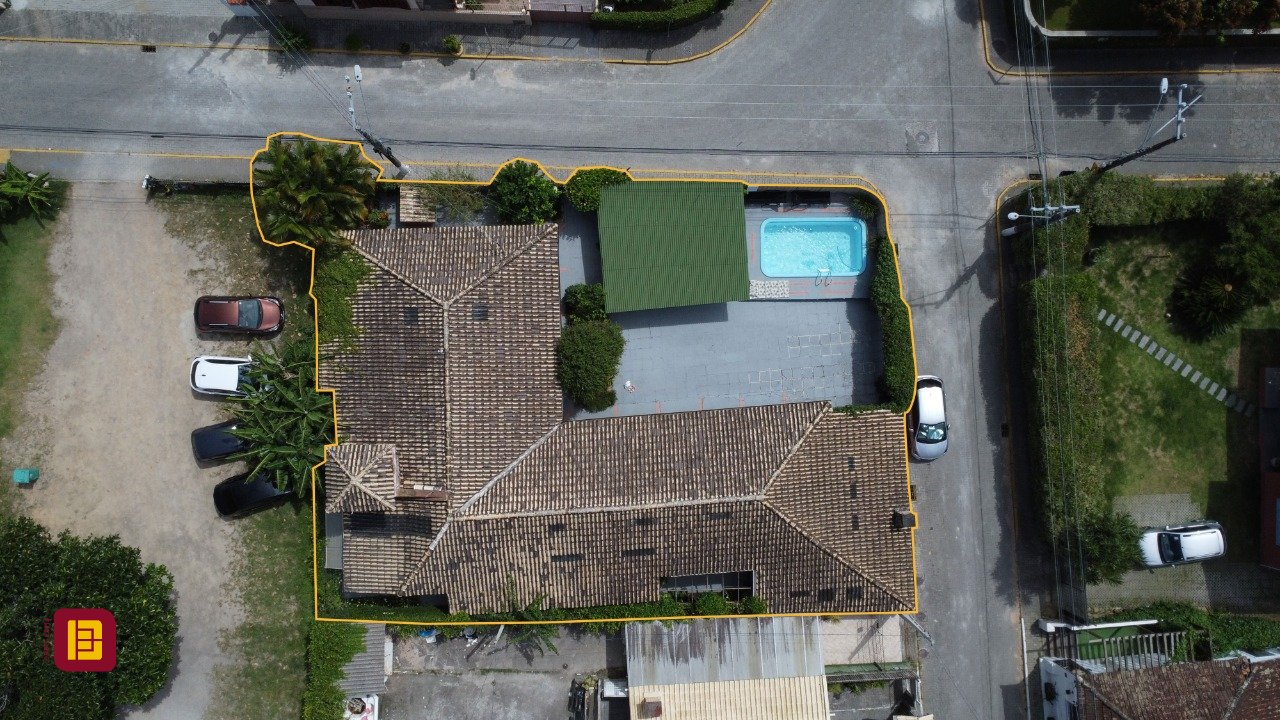 Casa com 250m², 5 quartos (sendo 1 suíte), no bairro Santo Antônio de Lisboa em Florianópolis