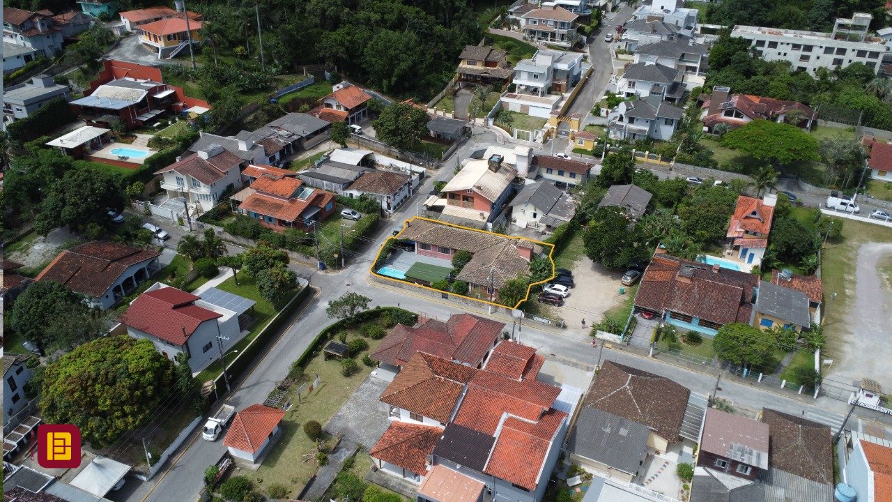 Casa com 250m², 5 quartos (sendo 1 suíte), no bairro Santo Antônio de Lisboa em Florianópolis
