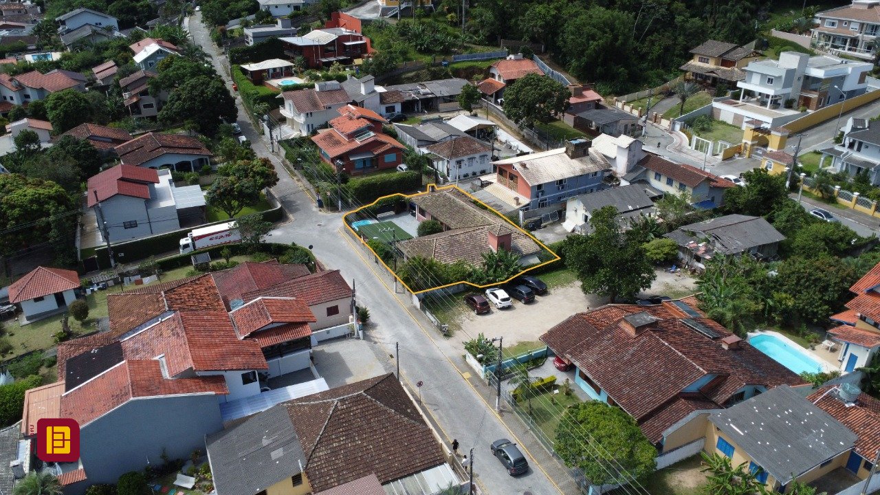 Casa com 250m², 5 quartos (sendo 1 suíte), no bairro Santo Antônio de Lisboa em Florianópolis
