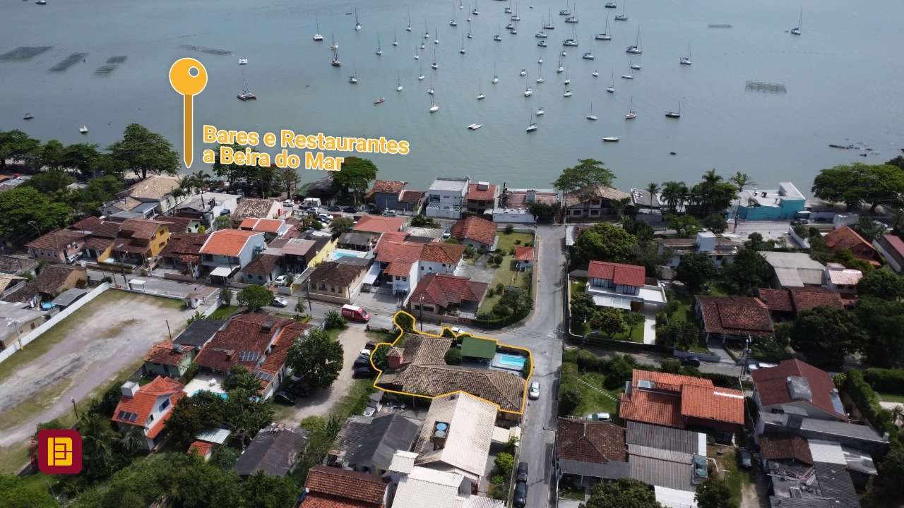 Casa com 250m², 5 quartos (sendo 1 suíte), no bairro Santo Antônio de Lisboa em Florianópolis