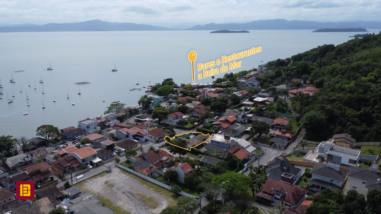 Casa com 250m², 5 quartos (sendo 1 suíte), no bairro Santo Antônio de Lisboa em Florianópolis