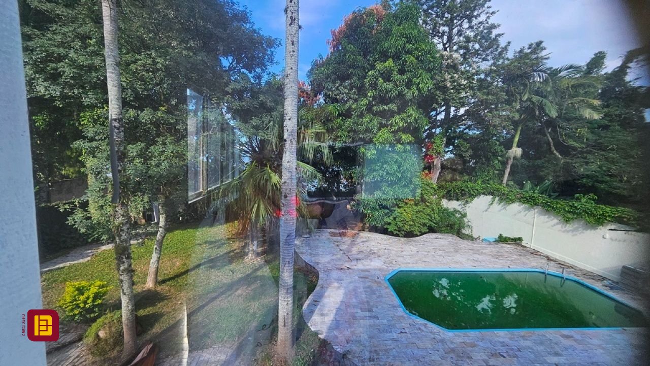 Casa com 166m², 3 quartos, 3 garagens, no bairro Ponta de Baixo em São José