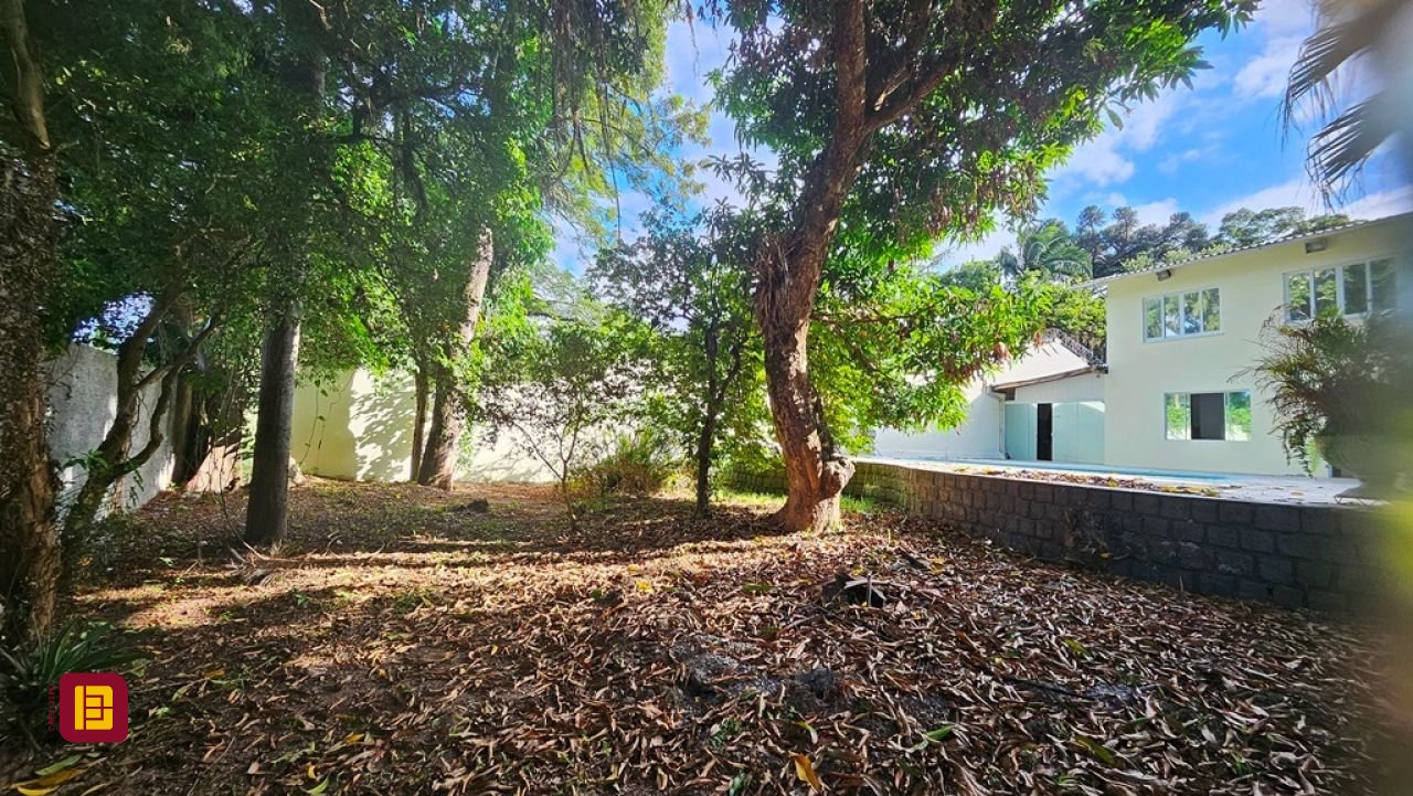 Casa com 166m², 3 quartos, 3 garagens, no bairro Ponta de Baixo em São José