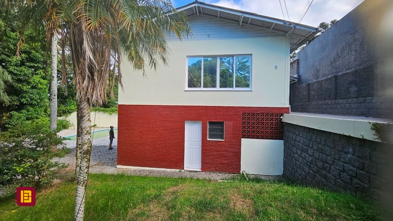Casa com 166m², 3 quartos, 3 garagens, no bairro Ponta de Baixo em São José