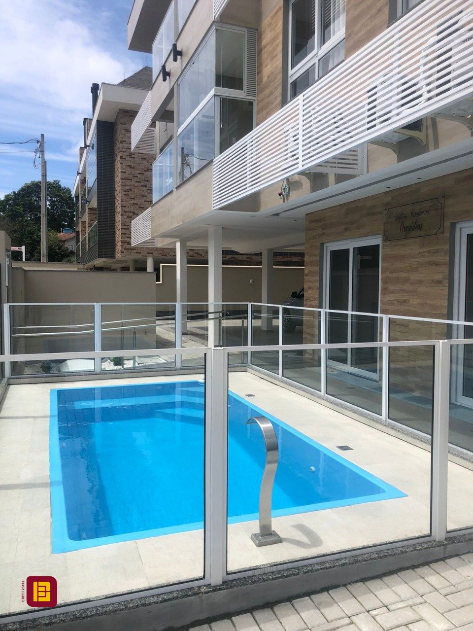 Apartamento com 47m², 3 quartos (sendo 1 suíte), 1 garagem, no bairro Cachoeira do Bom Jesus em Florianópolis