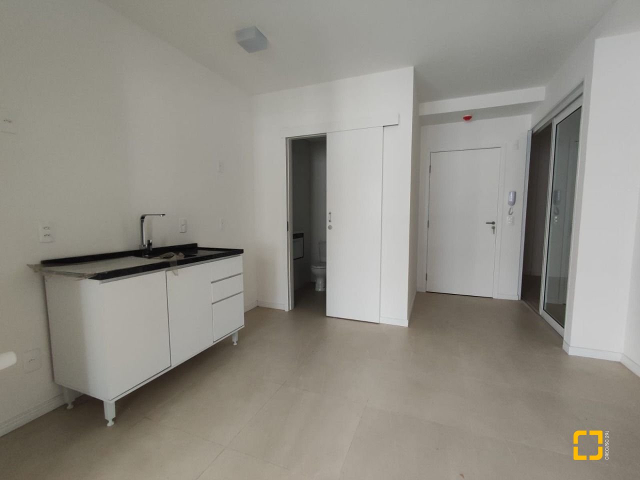 Apartamento com 47m², 3 quartos (sendo 1 suíte), 1 garagem, no bairro Cachoeira do Bom Jesus em Florianópolis