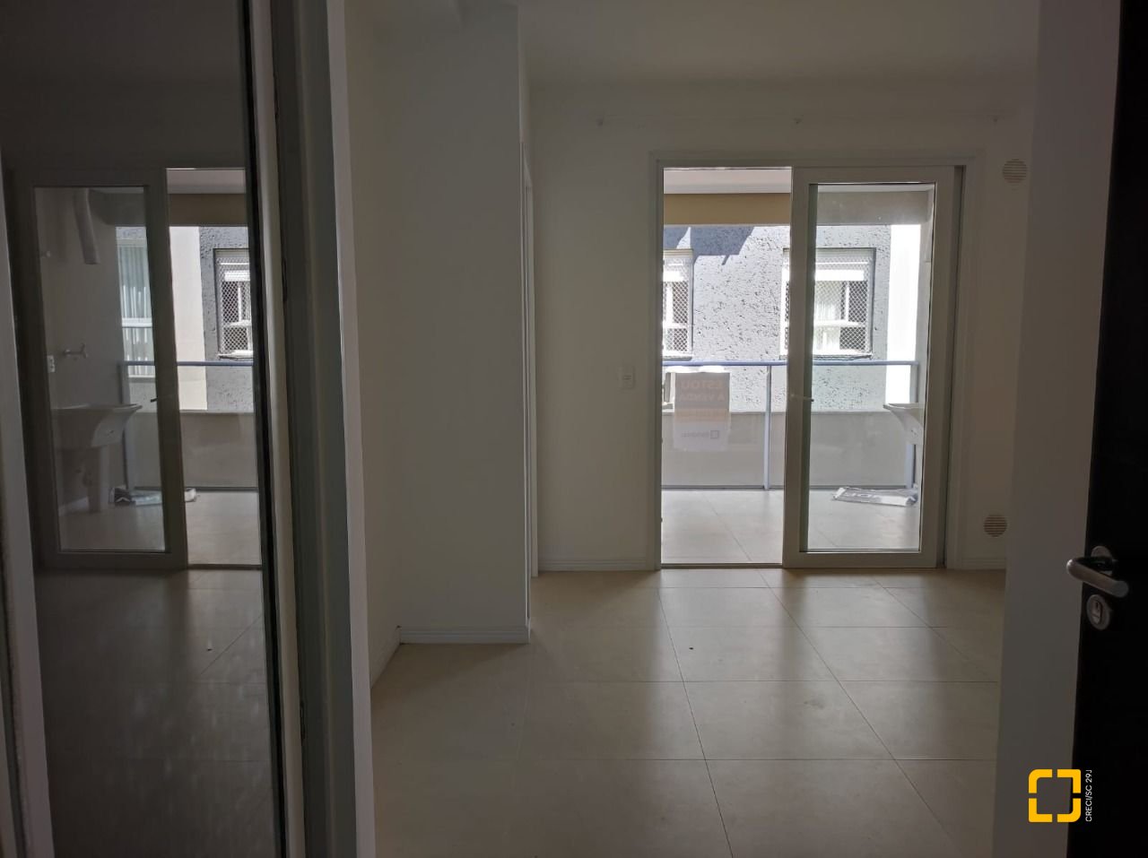 Apartamento com 47m², 3 quartos (sendo 1 suíte), 1 garagem, no bairro Cachoeira do Bom Jesus em Florianópolis