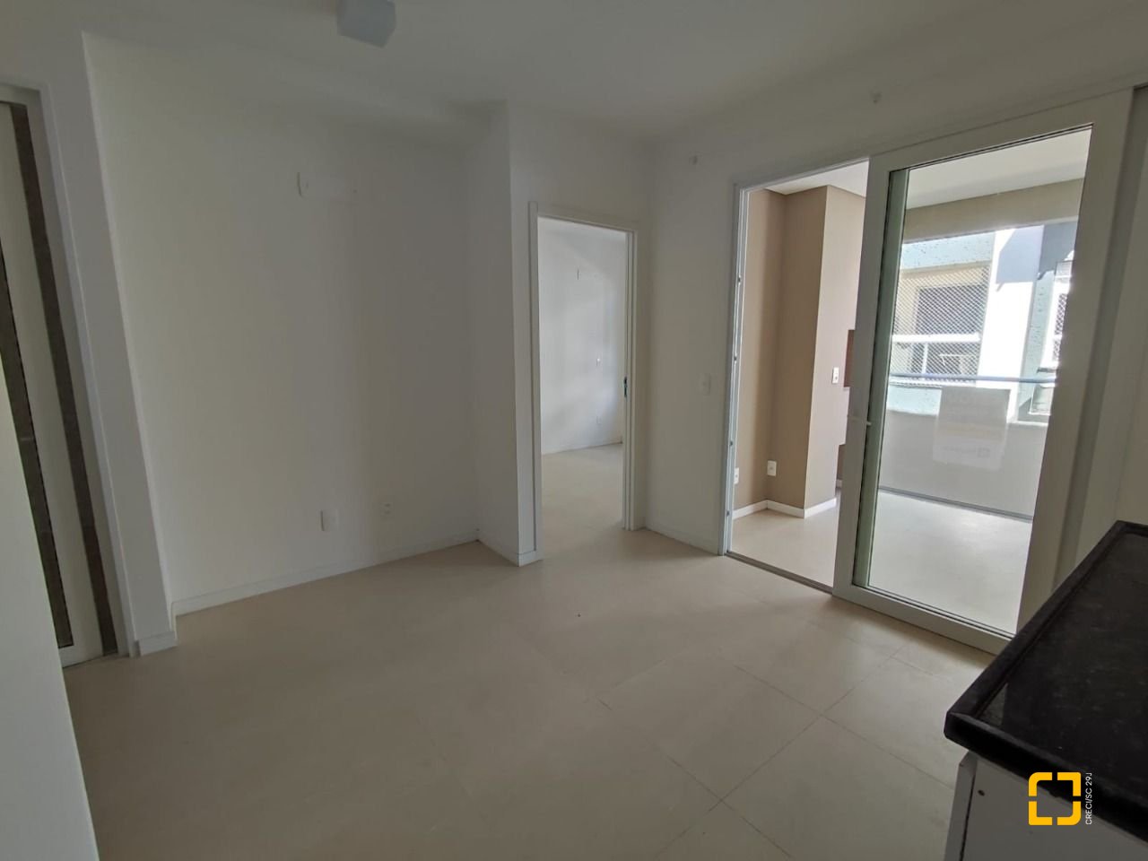 Apartamento com 47m², 3 quartos (sendo 1 suíte), 1 garagem, no bairro Cachoeira do Bom Jesus em Florianópolis