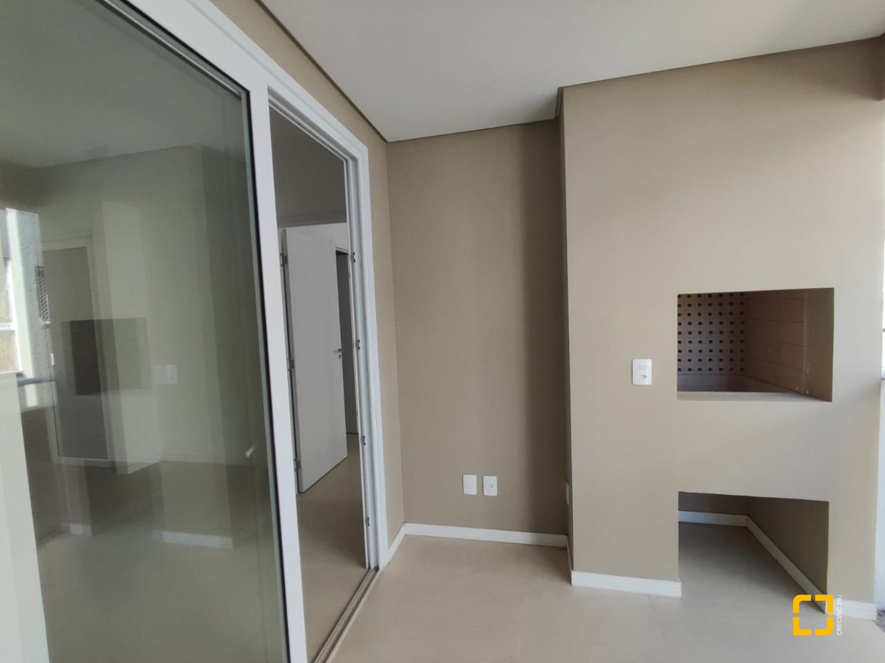 Apartamento com 47m², 3 quartos (sendo 1 suíte), 1 garagem, no bairro Cachoeira do Bom Jesus em Florianópolis