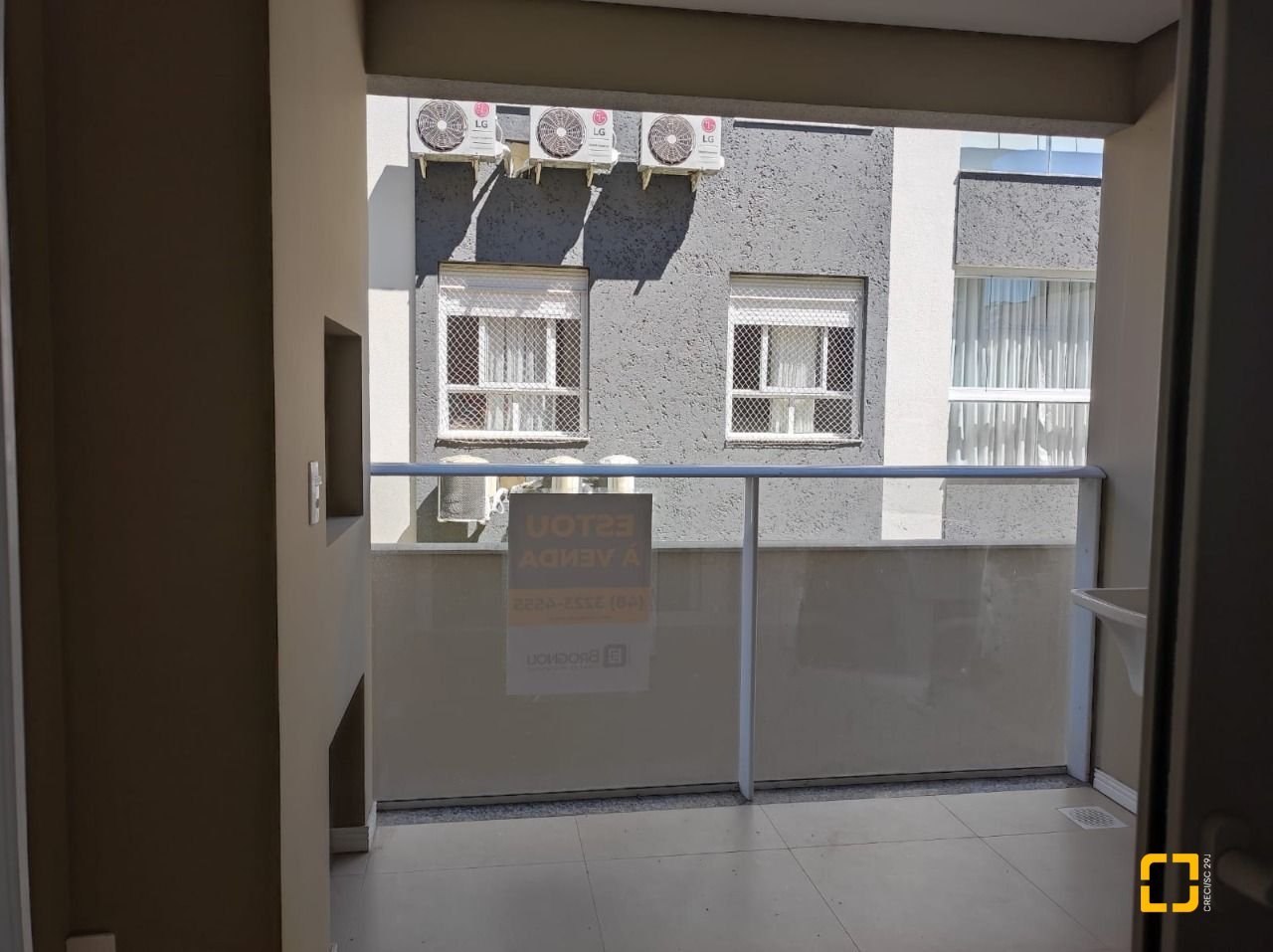 Apartamento com 47m², 3 quartos (sendo 1 suíte), 1 garagem, no bairro Cachoeira do Bom Jesus em Florianópolis