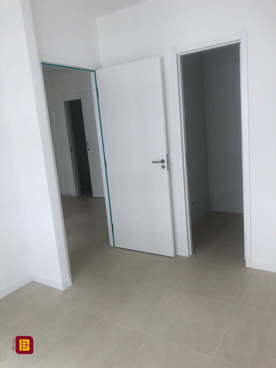 Apartamento com 47m², 3 quartos (sendo 1 suíte), 1 garagem, no bairro Cachoeira do Bom Jesus em Florianópolis