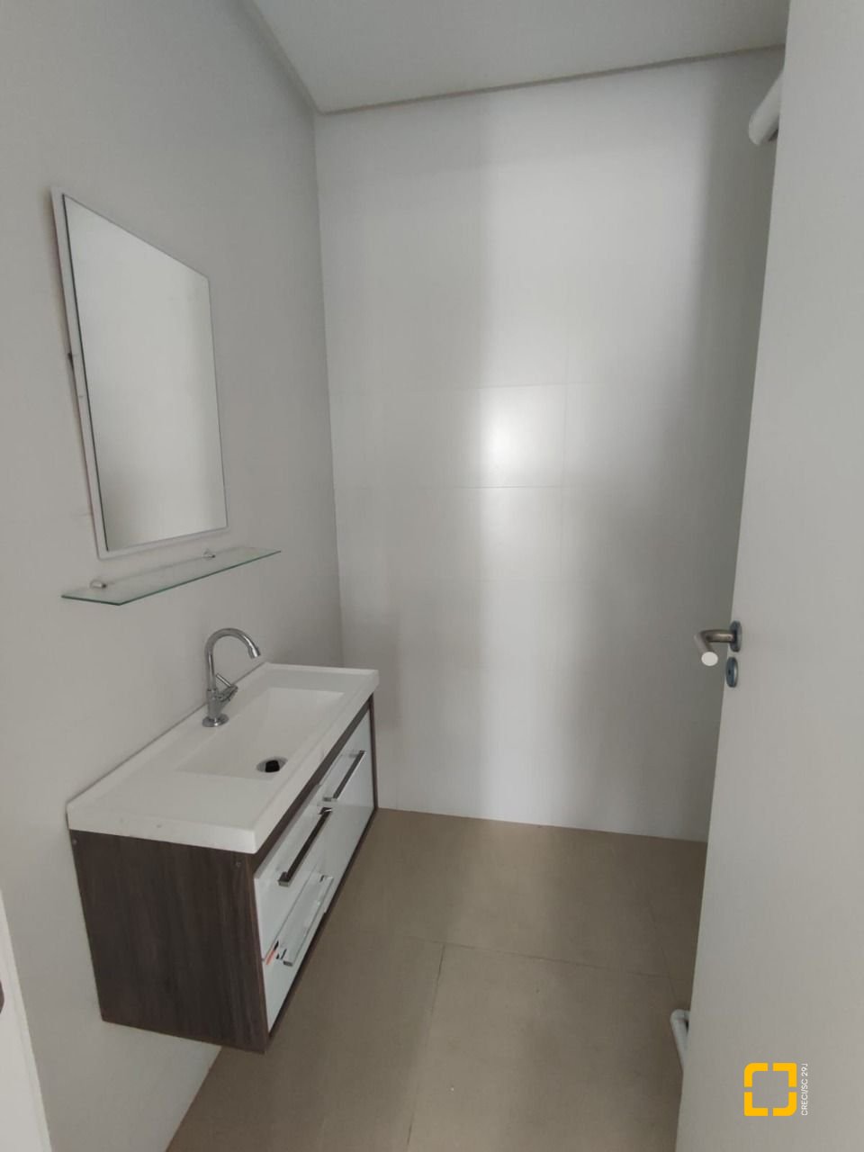 Apartamento com 47m², 3 quartos (sendo 1 suíte), 1 garagem, no bairro Cachoeira do Bom Jesus em Florianópolis