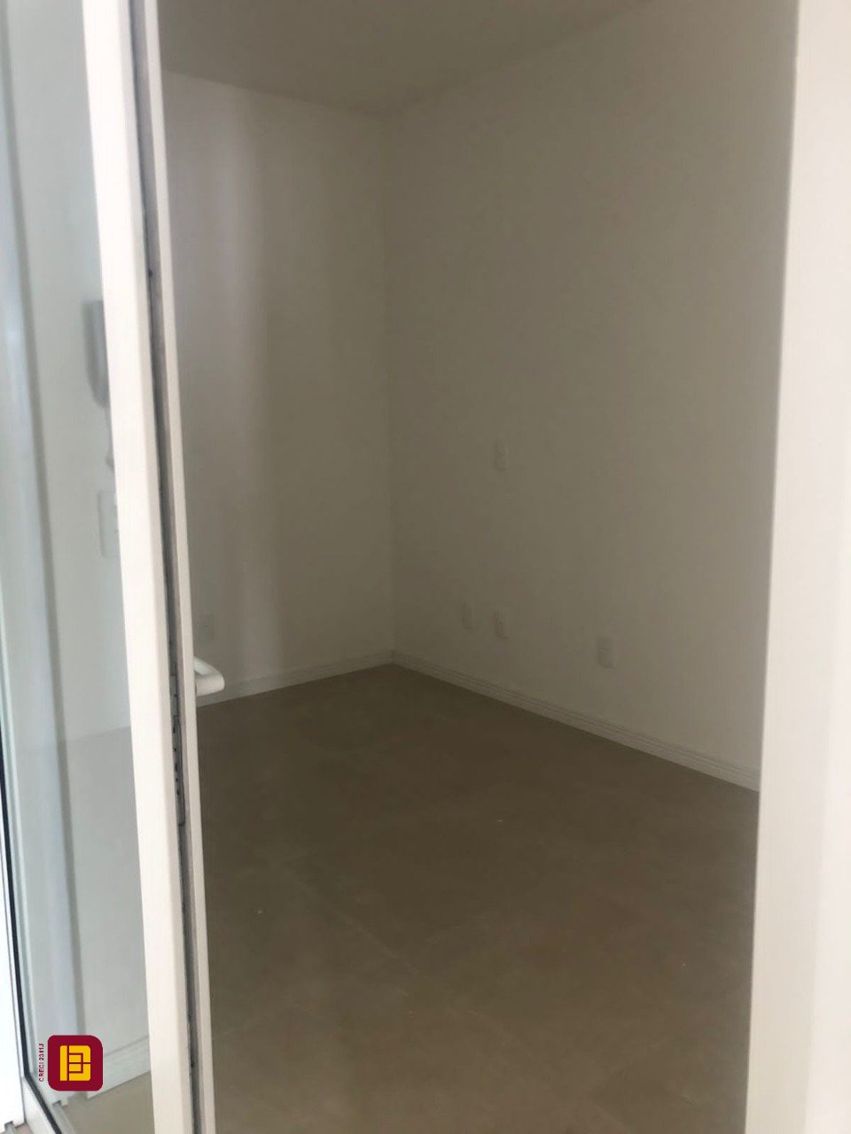 Apartamento com 47m², 3 quartos (sendo 1 suíte), 1 garagem, no bairro Cachoeira do Bom Jesus em Florianópolis
