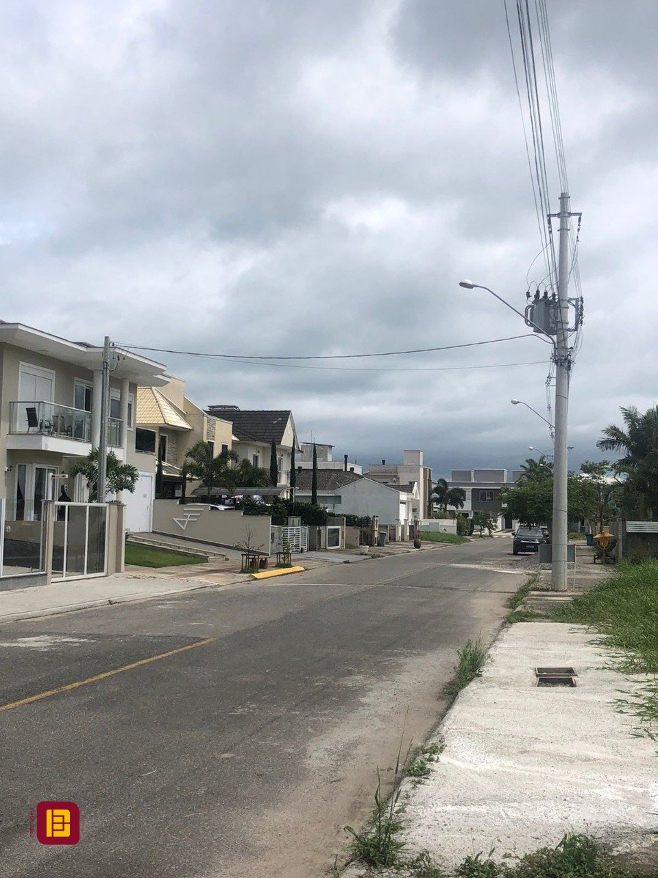 Apartamento com 47m², 3 quartos (sendo 1 suíte), 1 garagem, no bairro Cachoeira do Bom Jesus em Florianópolis