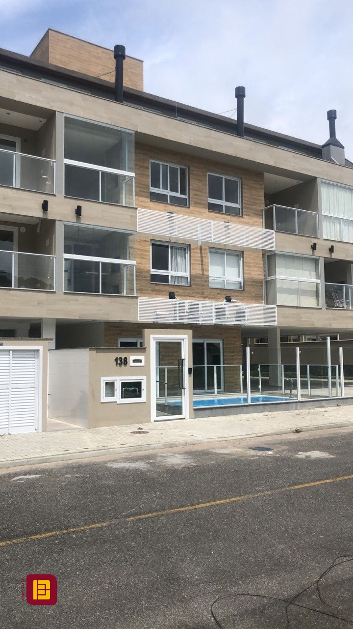 Apartamento com 47m², 3 quartos (sendo 1 suíte), 1 garagem, no bairro Cachoeira do Bom Jesus em Florianópolis