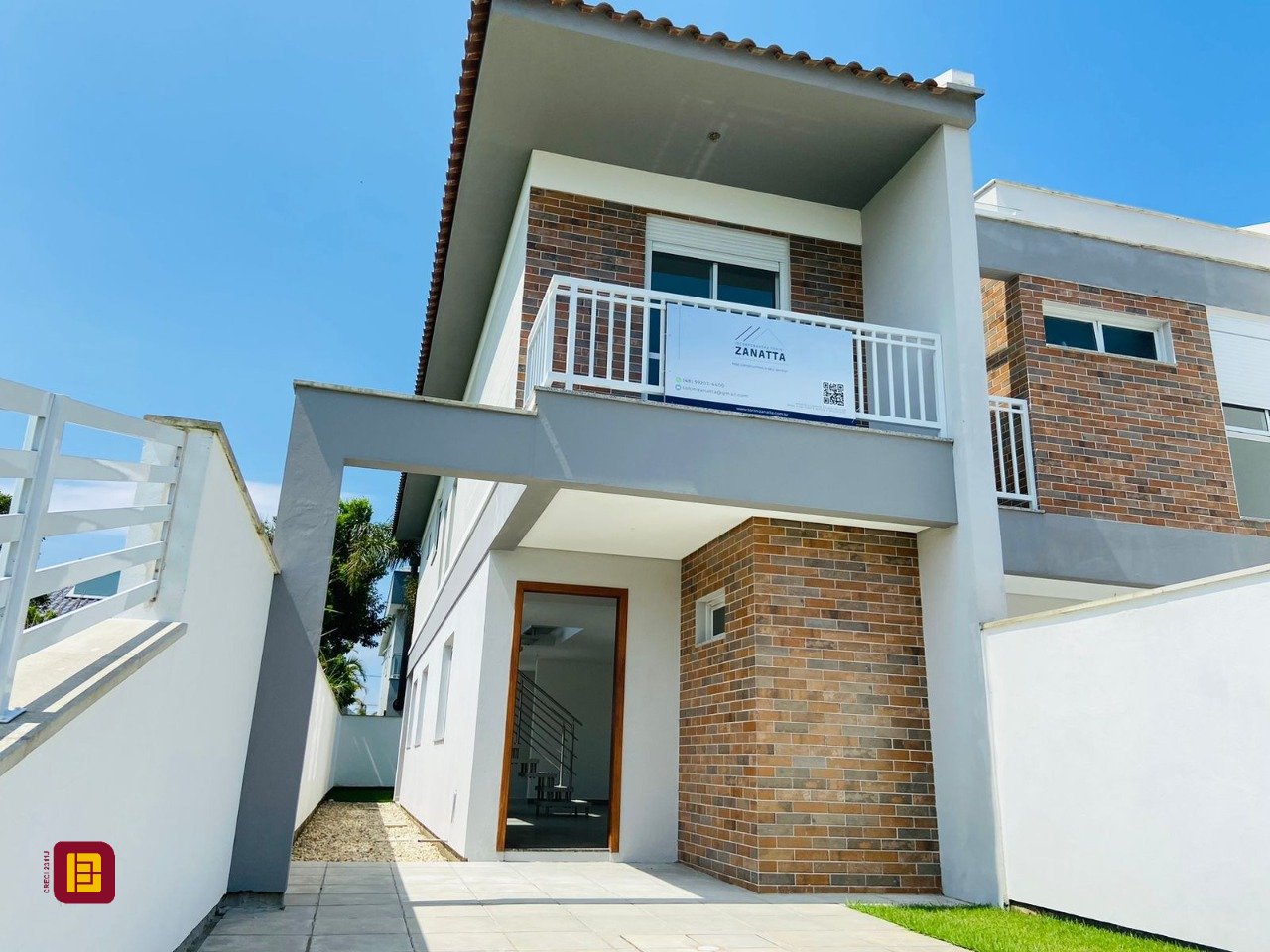 Casa com 151m², 4 quartos (sendo 1 suíte), 2 garagens, no bairro Campeche em Florianópolis