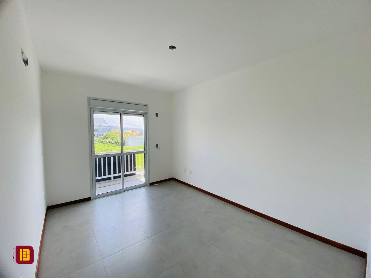 Casa com 151m², 4 quartos (sendo 1 suíte), 2 garagens, no bairro Campeche em Florianópolis