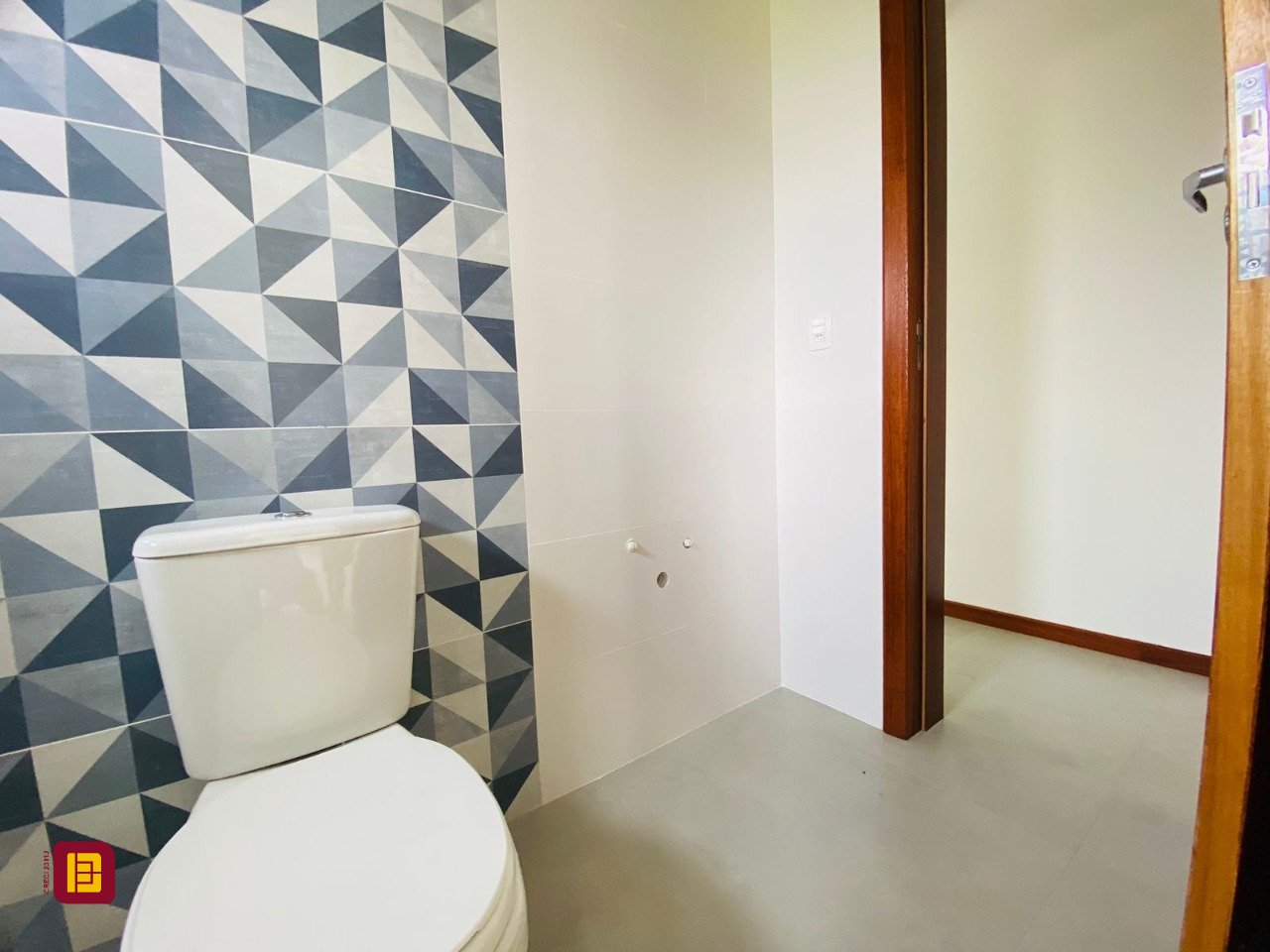 Casa com 151m², 4 quartos (sendo 1 suíte), 2 garagens, no bairro Campeche em Florianópolis