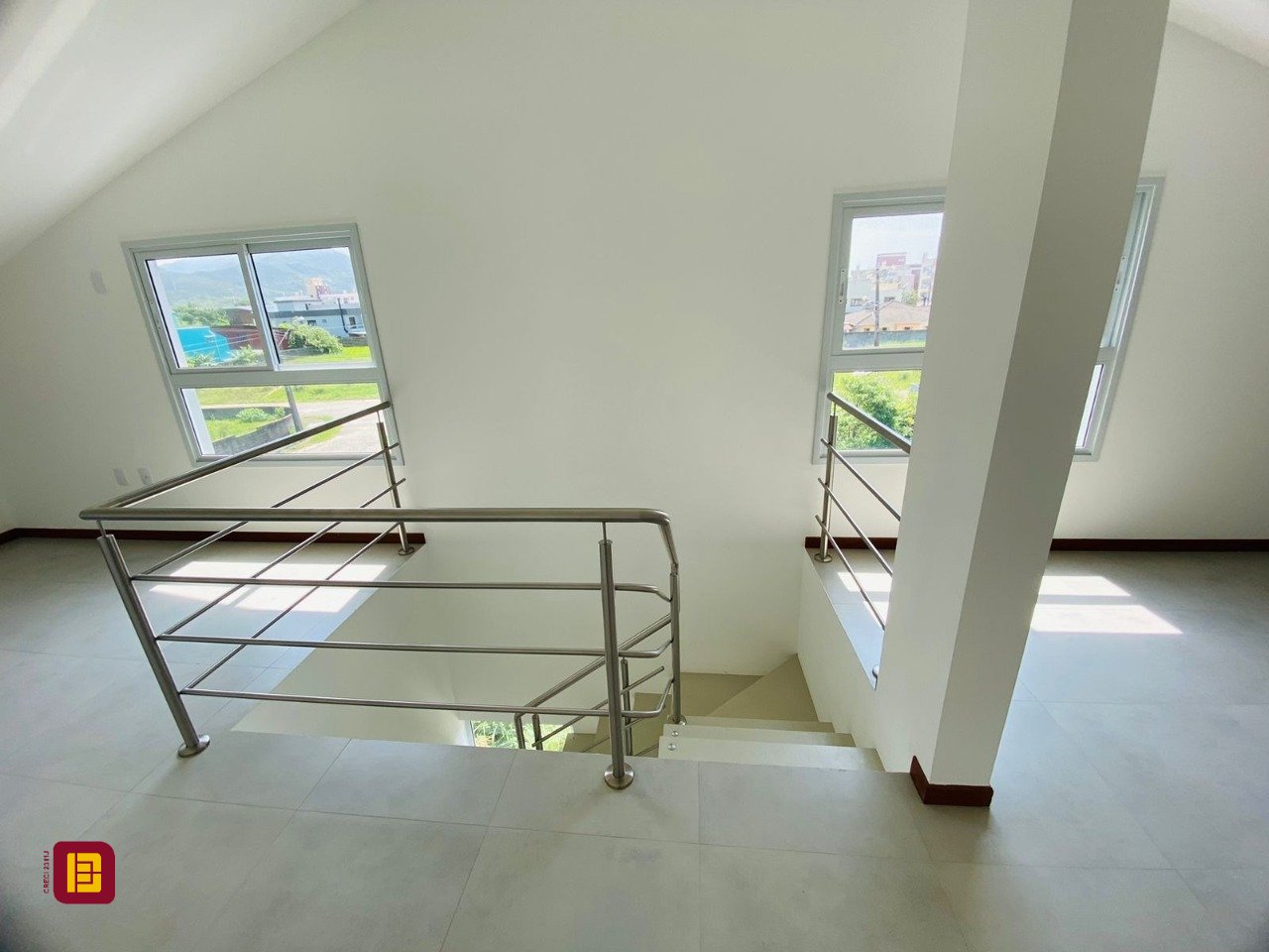 Casa com 151m², 4 quartos (sendo 1 suíte), 2 garagens, no bairro Campeche em Florianópolis