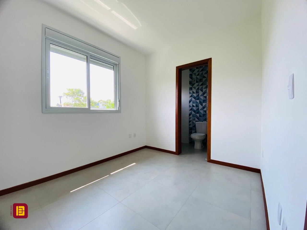 Casa com 151m², 4 quartos (sendo 1 suíte), 2 garagens, no bairro Campeche em Florianópolis