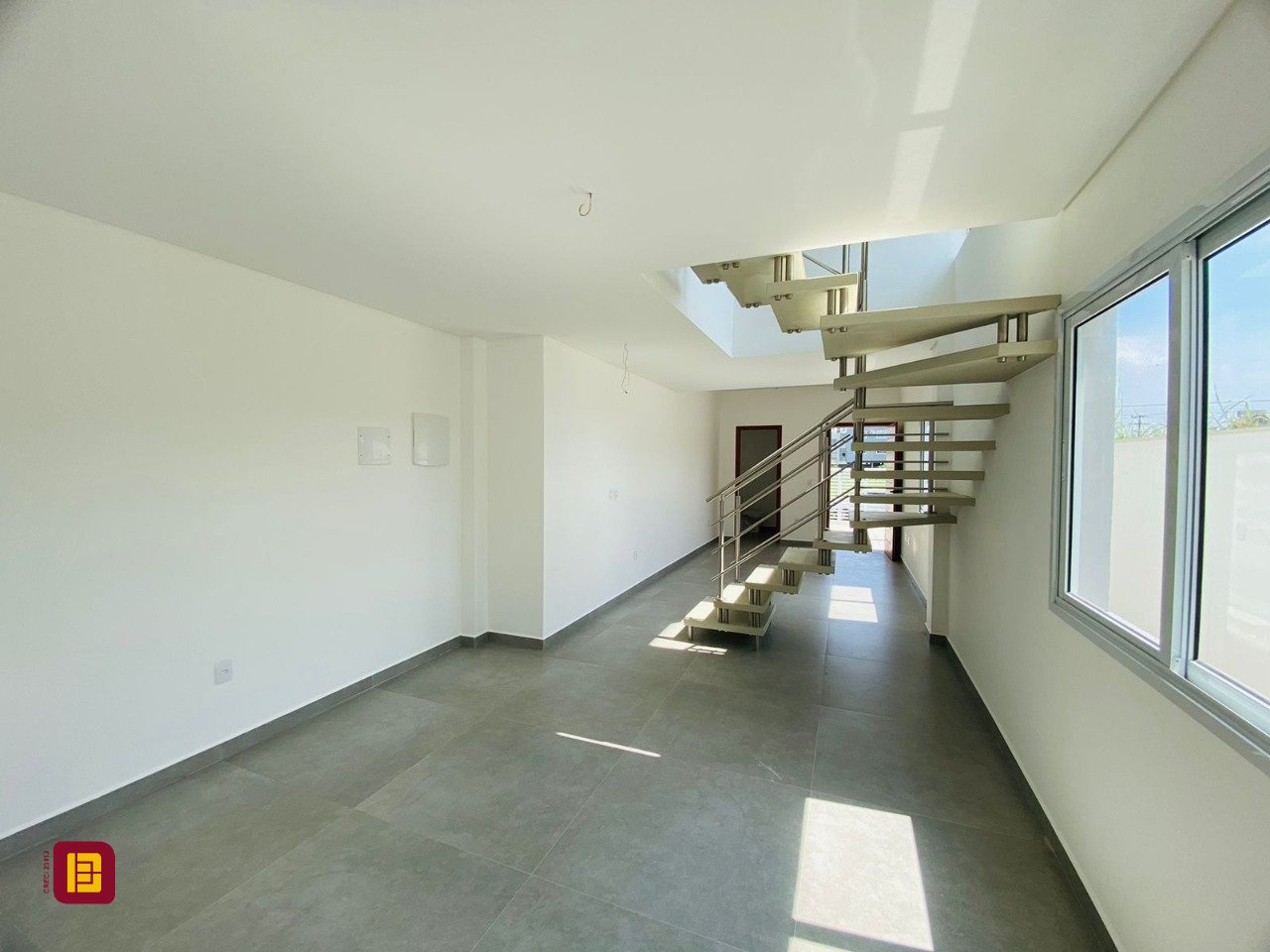 Casa com 151m², 4 quartos (sendo 1 suíte), 2 garagens, no bairro Campeche em Florianópolis