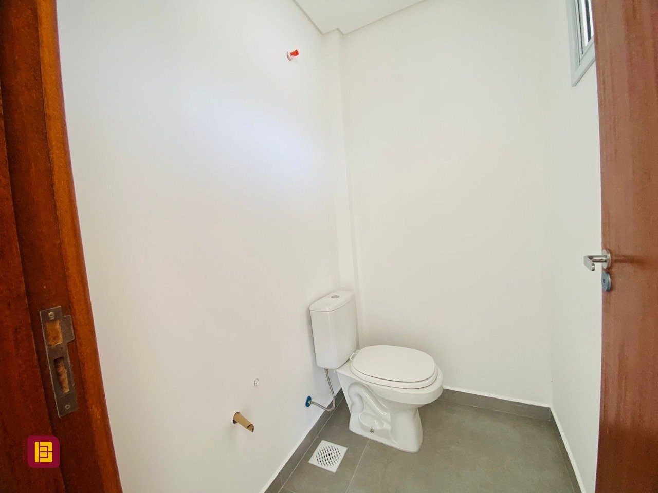 Casa com 151m², 4 quartos (sendo 1 suíte), 2 garagens, no bairro Campeche em Florianópolis