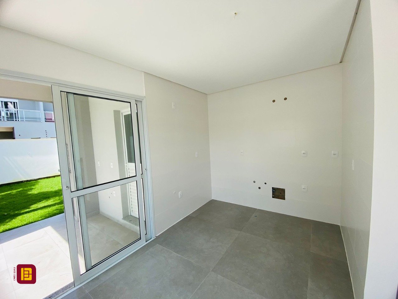 Casa com 151m², 4 quartos (sendo 1 suíte), 2 garagens, no bairro Campeche em Florianópolis