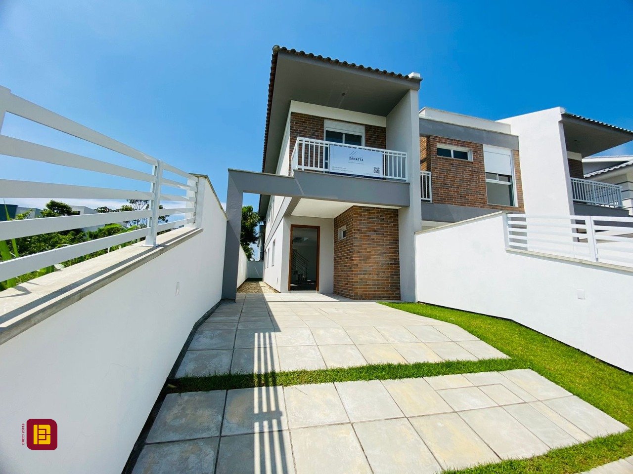 Casa com 151m², 4 quartos (sendo 1 suíte), 2 garagens, no bairro Campeche em Florianópolis