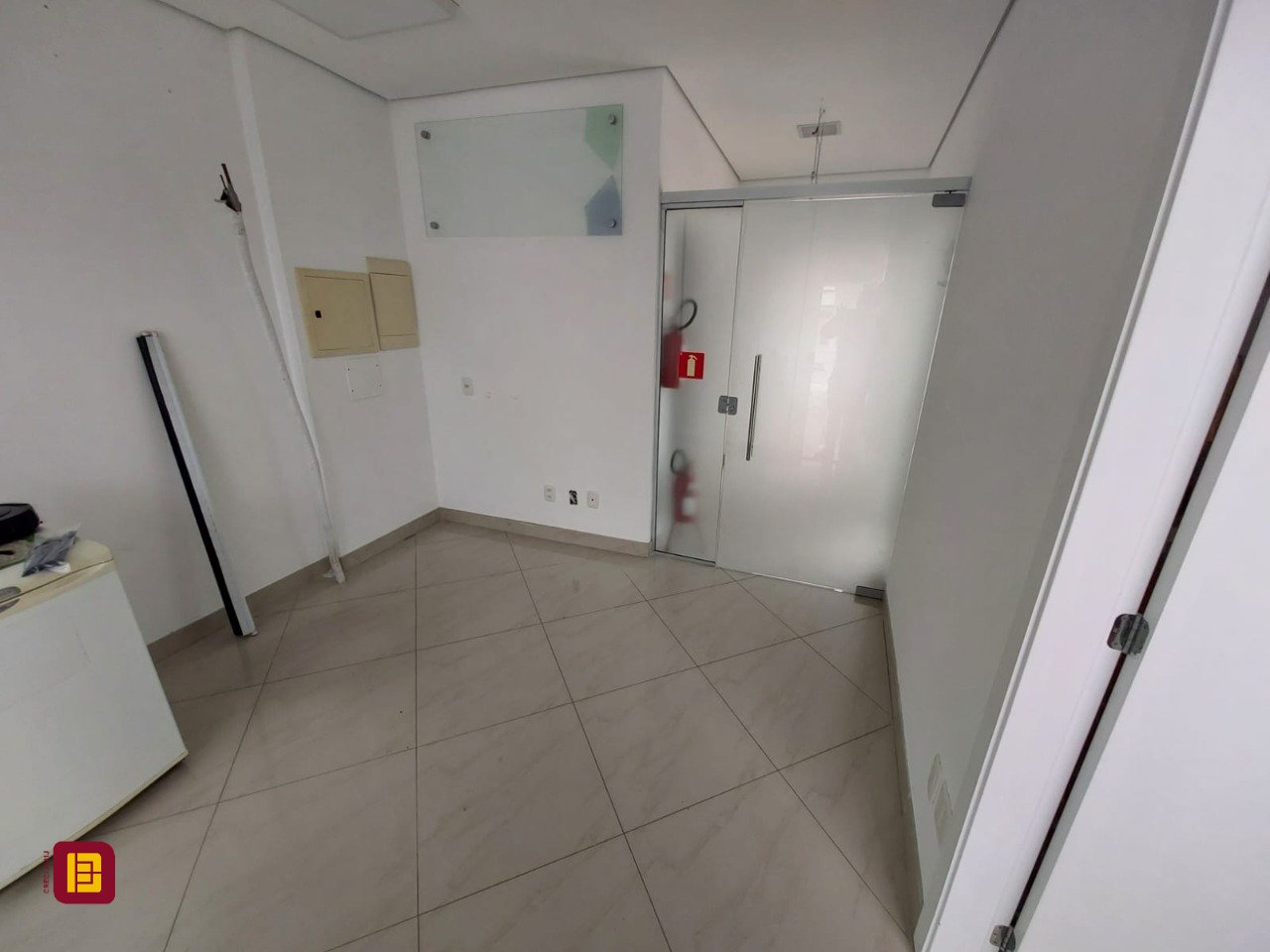 Prédio com 81m², 2 garagens, no bairro Pantanal em Florianópolis