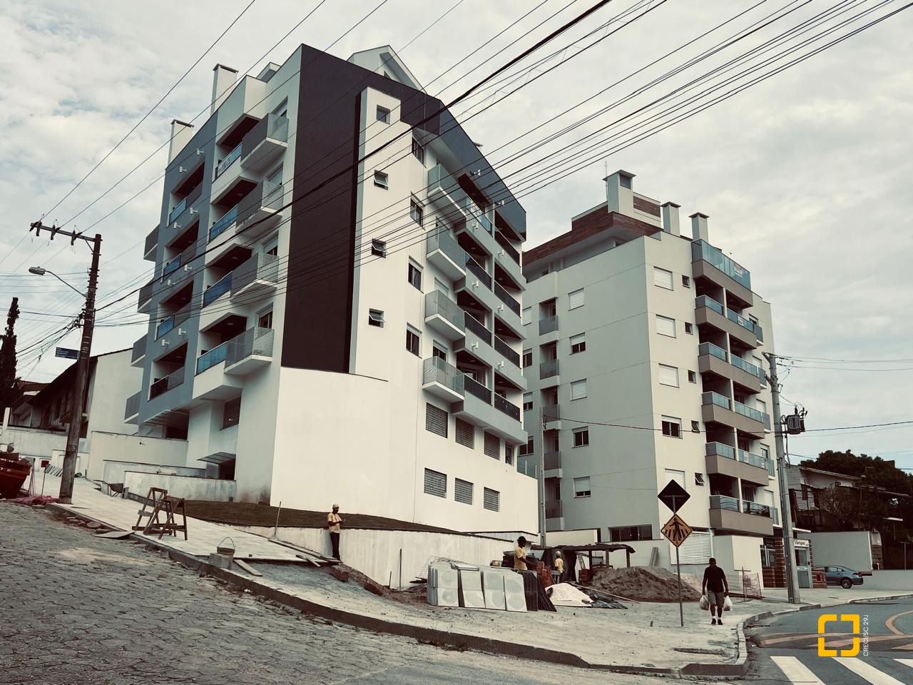 Cobertura com 95m², 2 quartos (sendo 1 suíte), 2 garagens, no bairro Itacorubi em Florianópolis