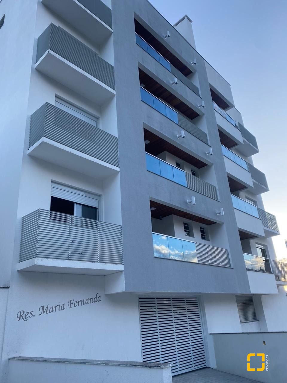 Cobertura com 95m², 2 quartos (sendo 1 suíte), 2 garagens, no bairro Itacorubi em Florianópolis