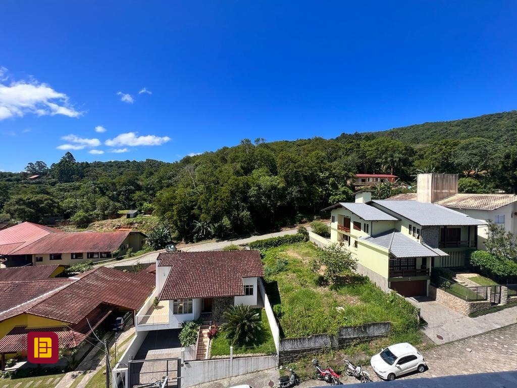 Cobertura com 93m², 3 quartos (sendo 1 suíte), 2 garagens, no bairro Itacorubi em Florianópolis