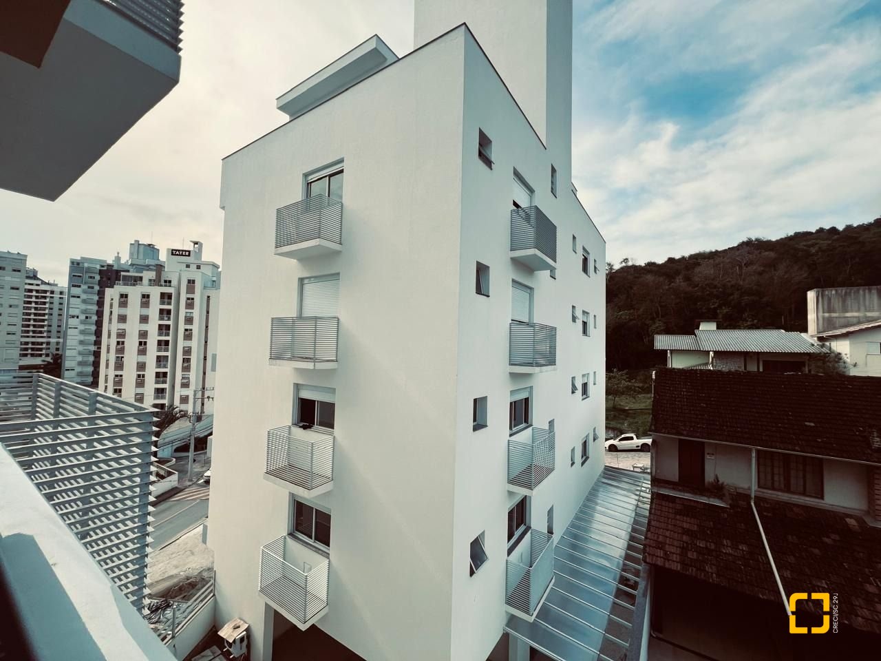 Cobertura com 93m², 3 quartos (sendo 1 suíte), 2 garagens, no bairro Itacorubi em Florianópolis