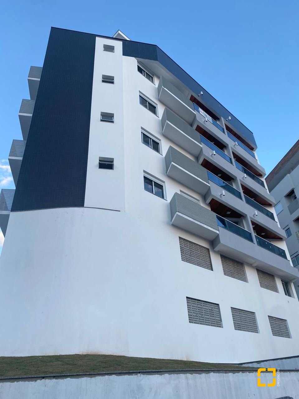 Cobertura com 93m², 3 quartos (sendo 1 suíte), 2 garagens, no bairro Itacorubi em Florianópolis