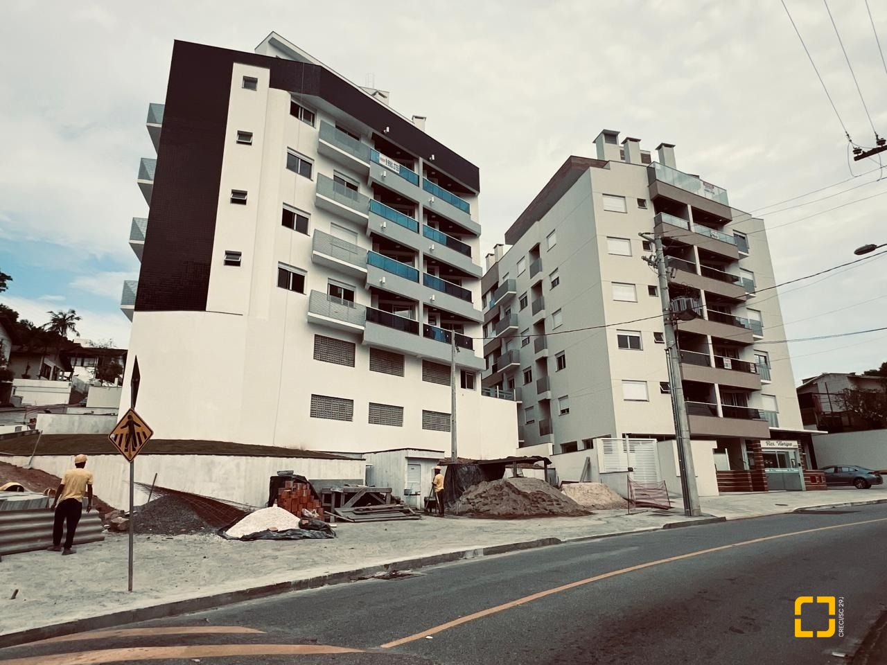 Cobertura com 93m², 3 quartos (sendo 1 suíte), 2 garagens, no bairro Itacorubi em Florianópolis