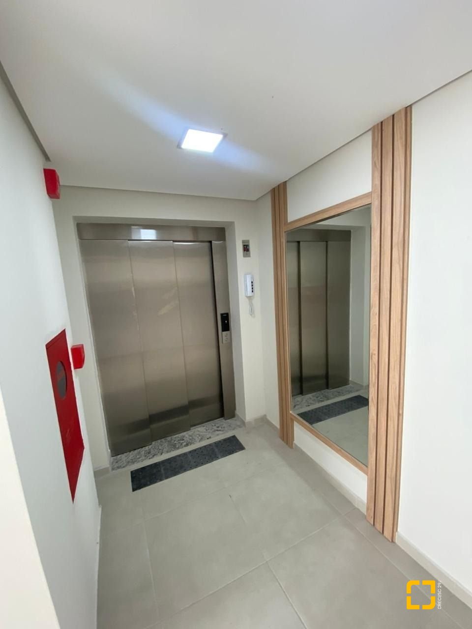 Cobertura com 93m², 3 quartos (sendo 1 suíte), 2 garagens, no bairro Itacorubi em Florianópolis