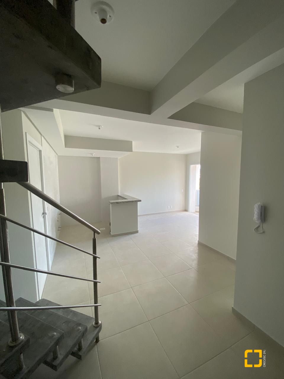 Cobertura com 93m², 3 quartos (sendo 1 suíte), 2 garagens, no bairro Itacorubi em Florianópolis