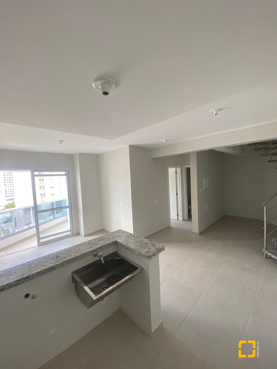 Cobertura com 93m², 3 quartos (sendo 1 suíte), 2 garagens, no bairro Itacorubi em Florianópolis
