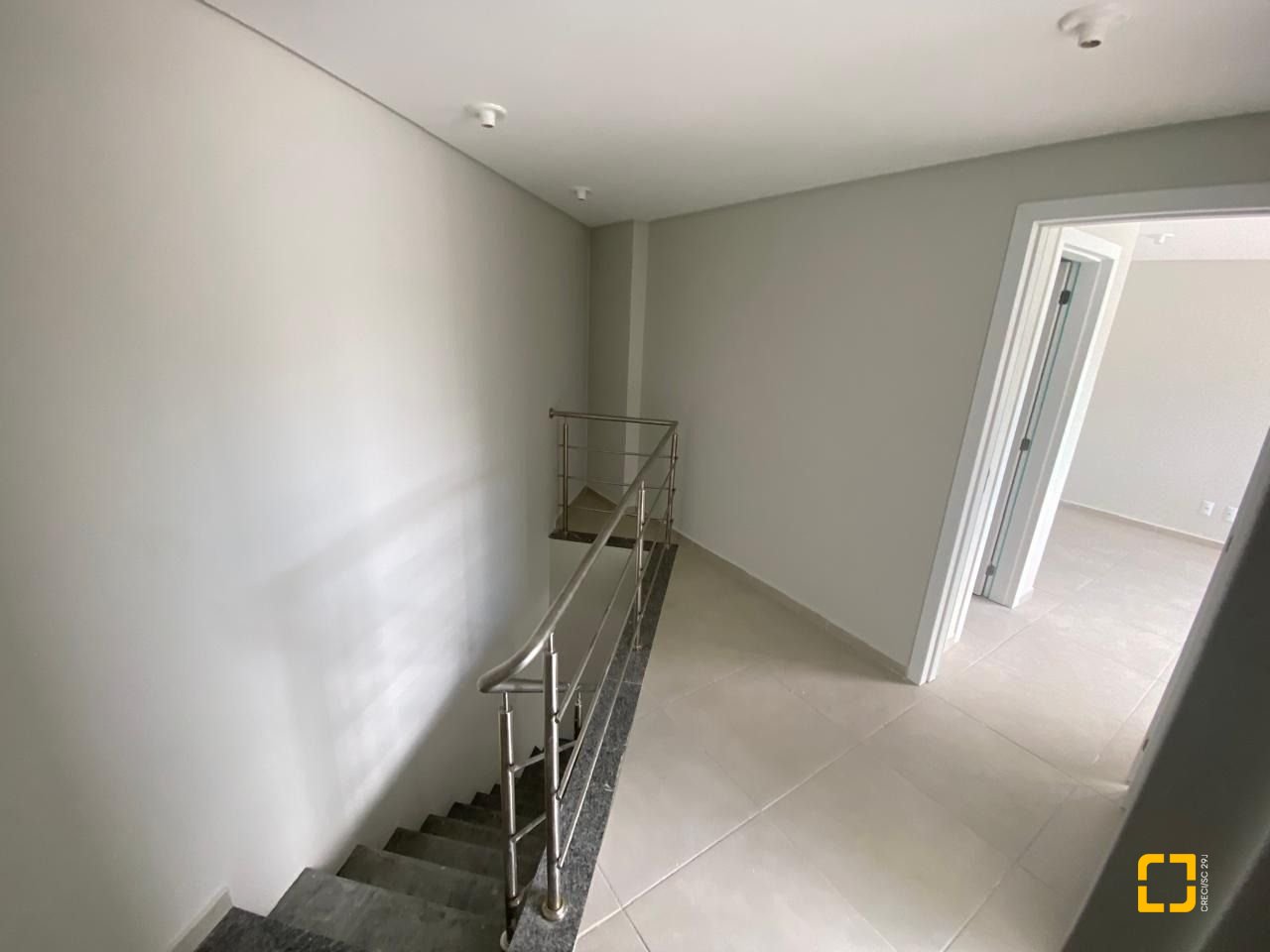 Cobertura com 93m², 3 quartos (sendo 1 suíte), 2 garagens, no bairro Itacorubi em Florianópolis