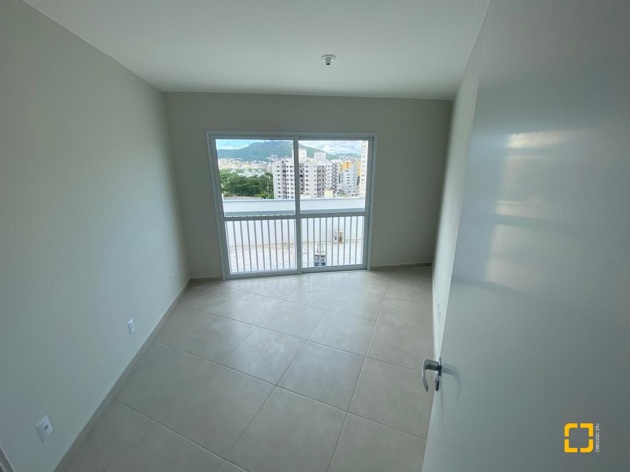 Cobertura com 93m², 3 quartos (sendo 1 suíte), 2 garagens, no bairro Itacorubi em Florianópolis