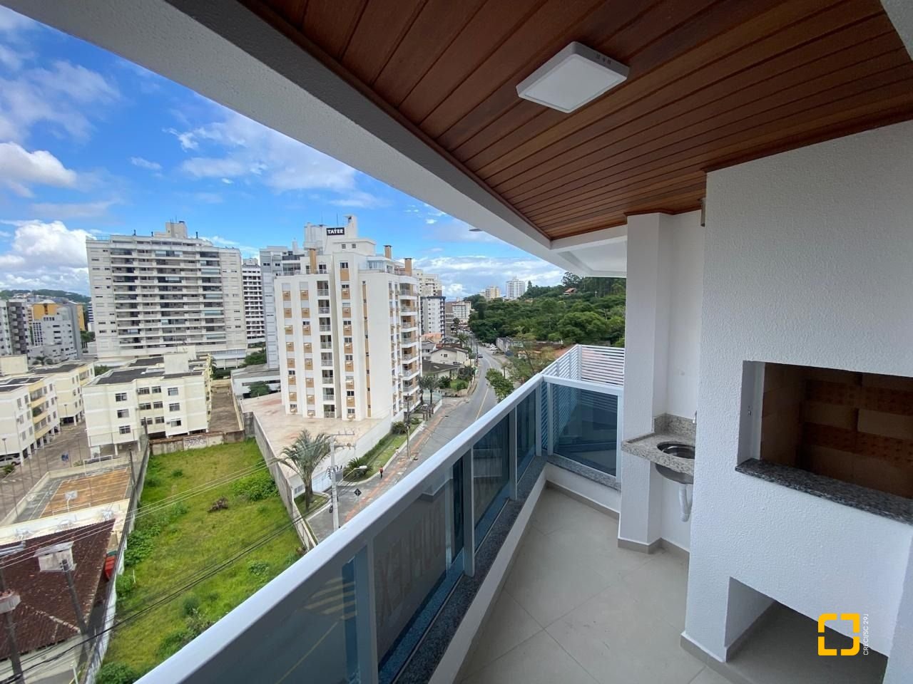 Cobertura com 93m², 3 quartos (sendo 1 suíte), 2 garagens, no bairro Itacorubi em Florianópolis