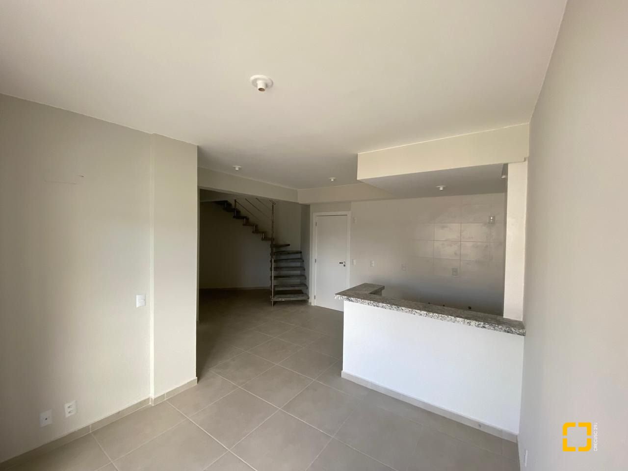 Cobertura com 93m², 3 quartos (sendo 1 suíte), 2 garagens, no bairro Itacorubi em Florianópolis