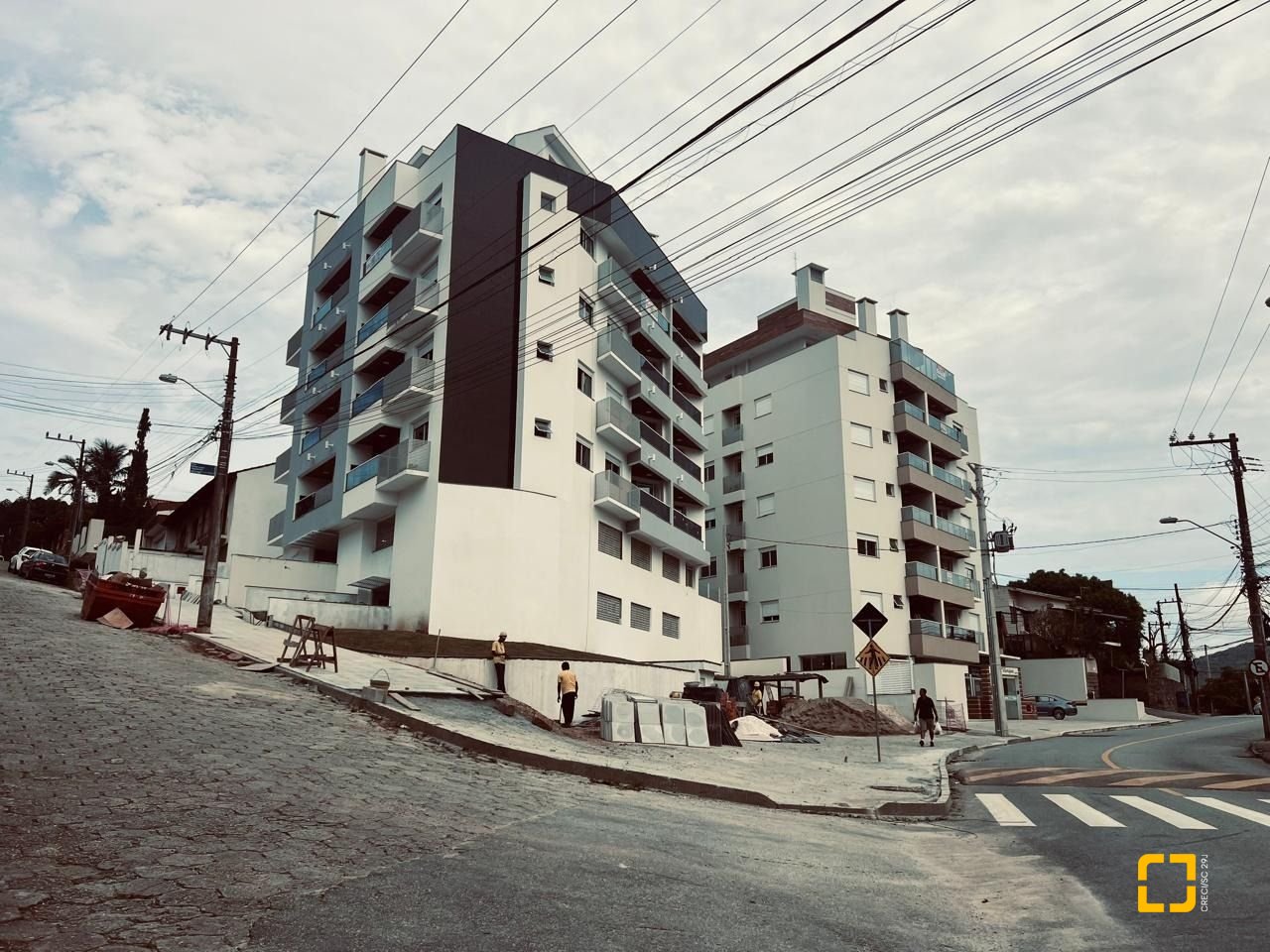 Cobertura com 93m², 3 quartos (sendo 1 suíte), 2 garagens, no bairro Itacorubi em Florianópolis