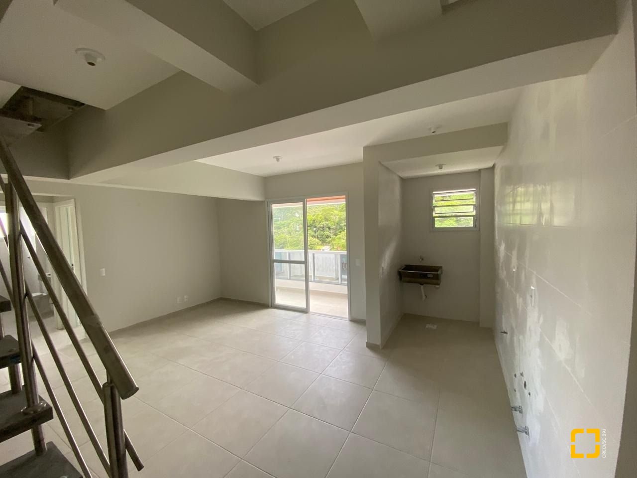 Cobertura com 102m², 3 quartos (sendo 2 suítes), 2 garagens, no bairro Itacorubi em Florianópolis