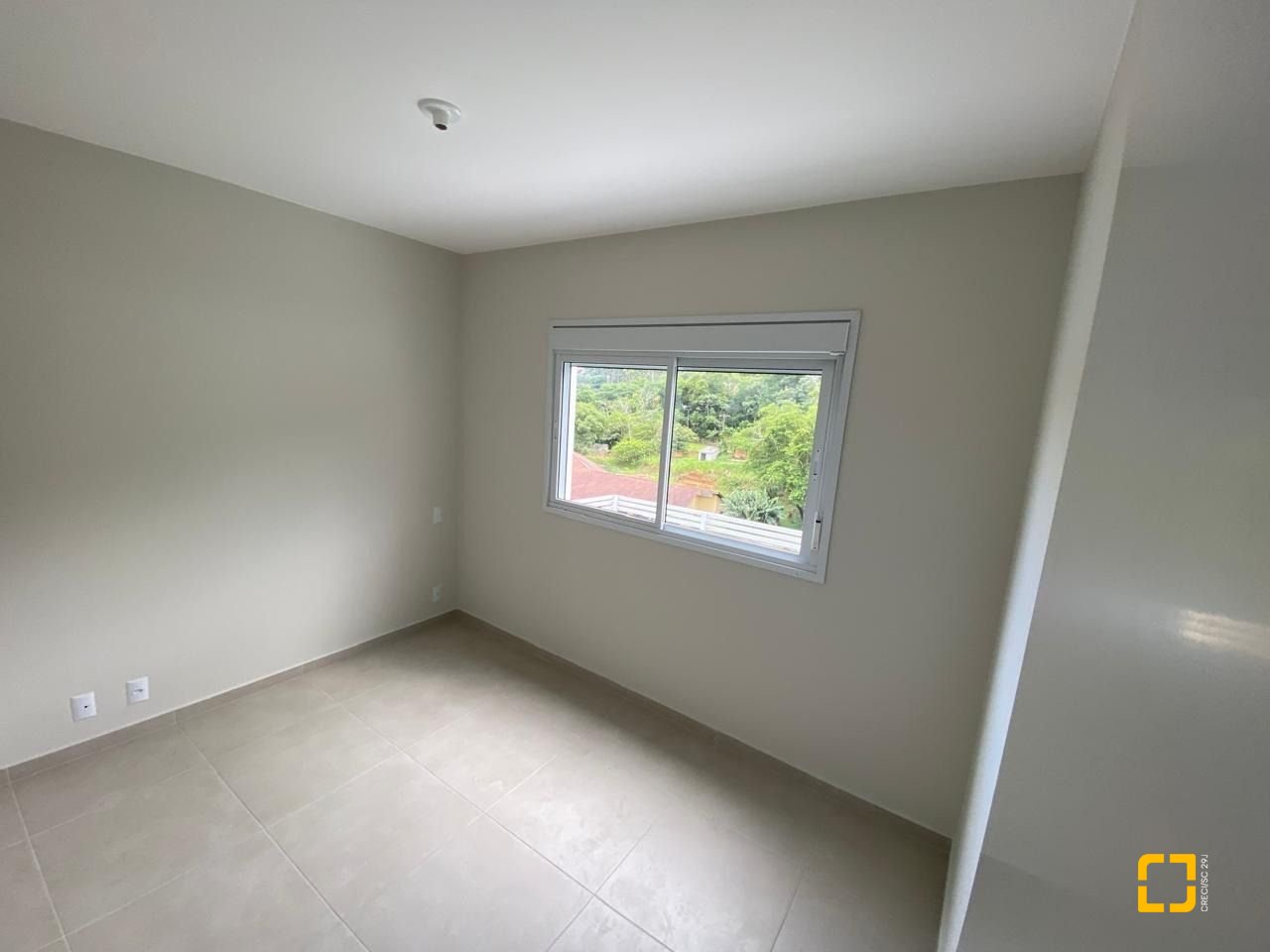 Cobertura com 102m², 3 quartos (sendo 2 suítes), 2 garagens, no bairro Itacorubi em Florianópolis