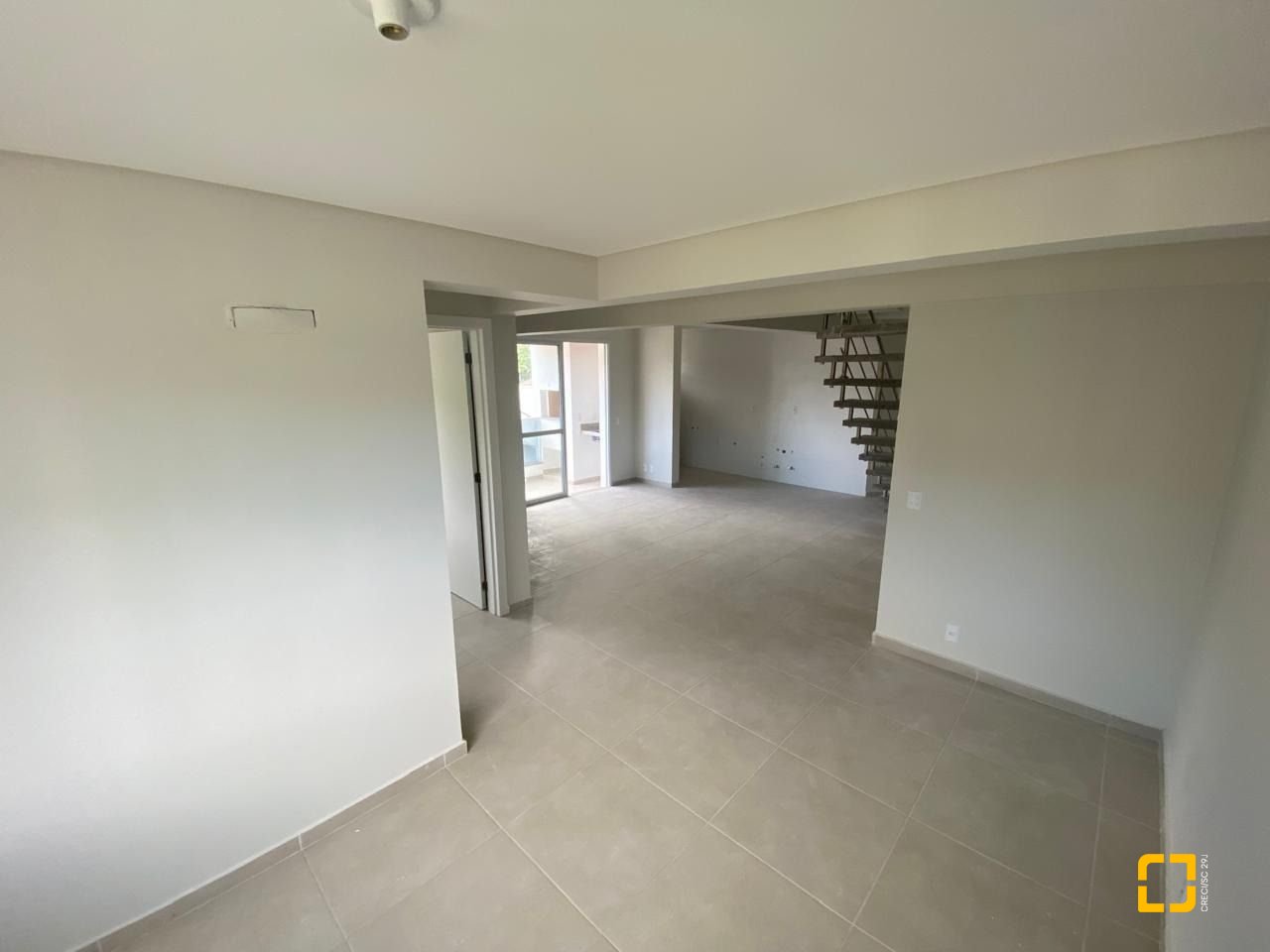 Cobertura com 102m², 3 quartos (sendo 2 suítes), 2 garagens, no bairro Itacorubi em Florianópolis