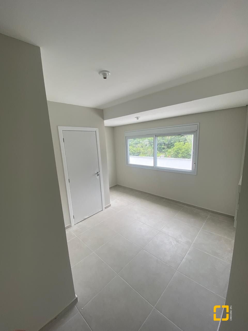 Cobertura com 102m², 3 quartos (sendo 2 suítes), 2 garagens, no bairro Itacorubi em Florianópolis