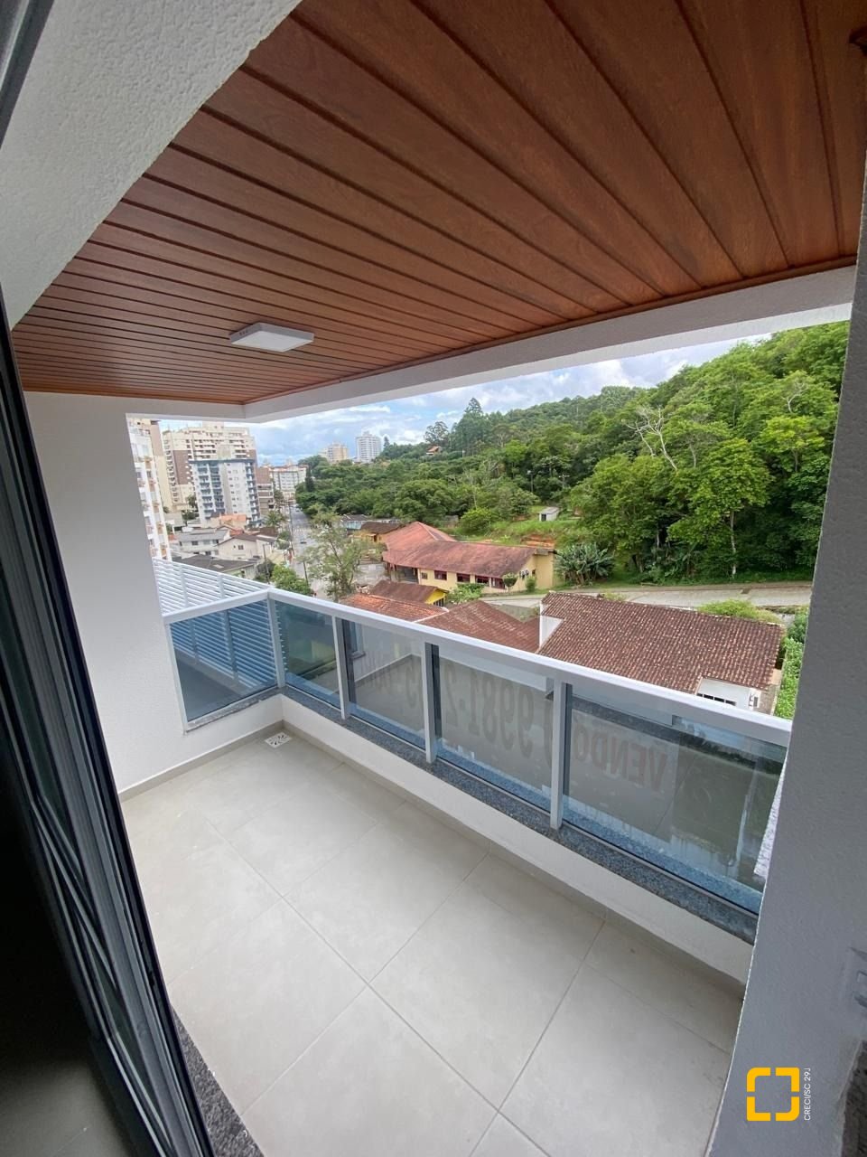 Cobertura com 102m², 3 quartos (sendo 2 suítes), 2 garagens, no bairro Itacorubi em Florianópolis