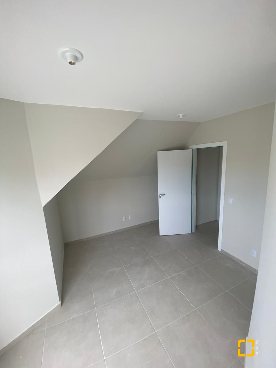 Cobertura com 102m², 3 quartos (sendo 2 suítes), 2 garagens, no bairro Itacorubi em Florianópolis